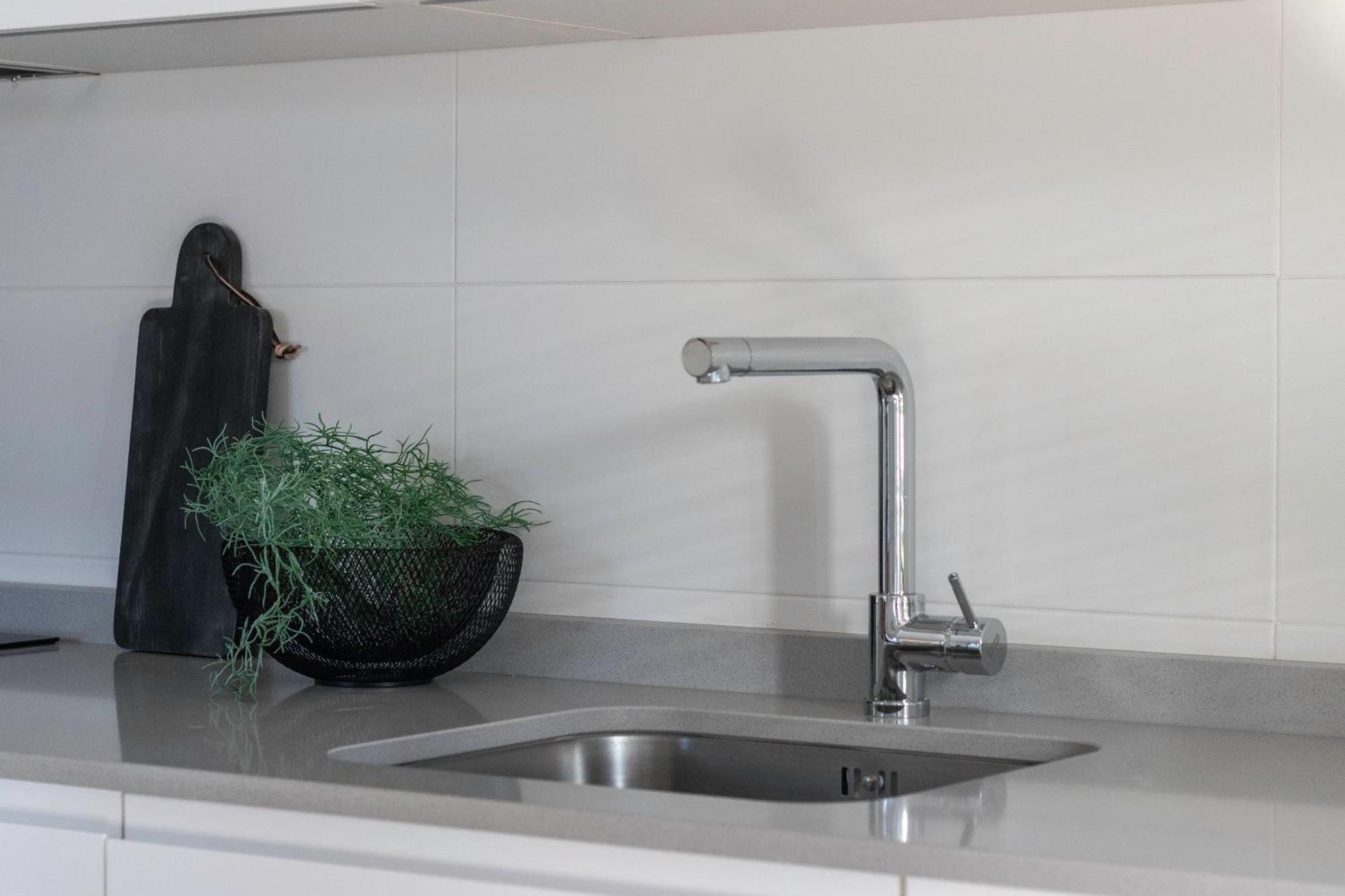 Akomodat En Precioso Y Moderno Con Jardin Y Parking Гечо Екстериор снимка