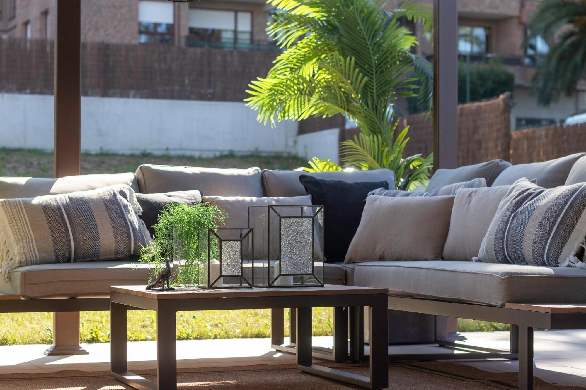 Akomodat En Precioso Y Moderno Con Jardin Y Parking Гечо Екстериор снимка